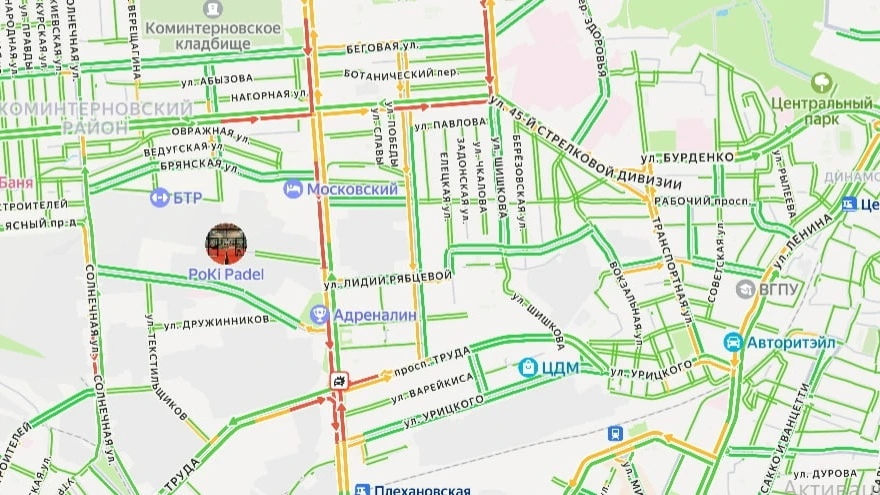 🚗 Гигантский затор парализовал движение на Московском проспекте
