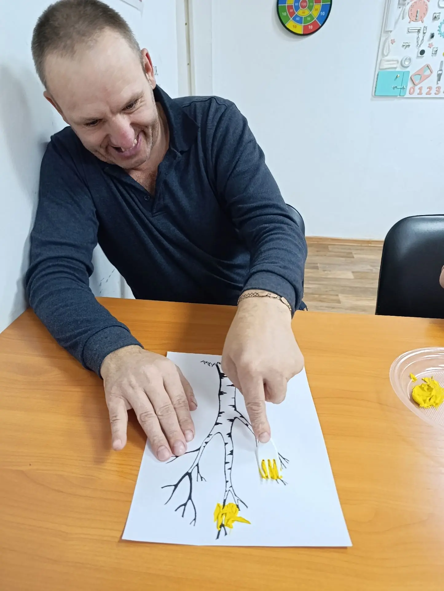 Техника нетрадиционного рисования позволила каждому получателю социальных услуг, незави...
