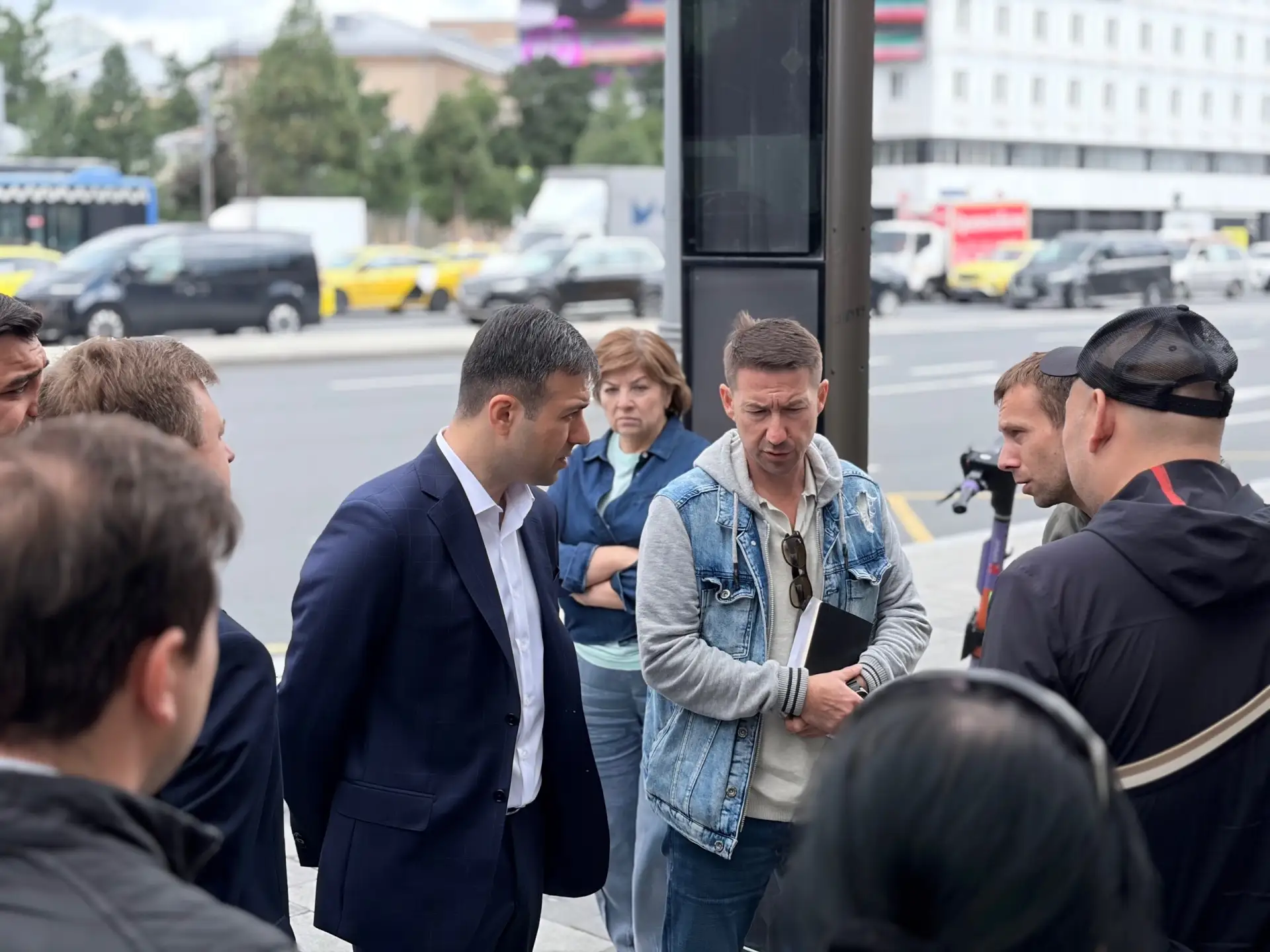 🔧 В Тверском районе состоялся плановый обход по вопросам капитального ремонта

🏗️ Под руководством