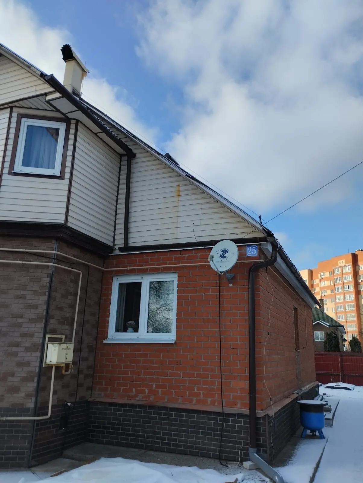 🏚️ Подмосковье. Типичная история — «строили из того, что было, и как могли».