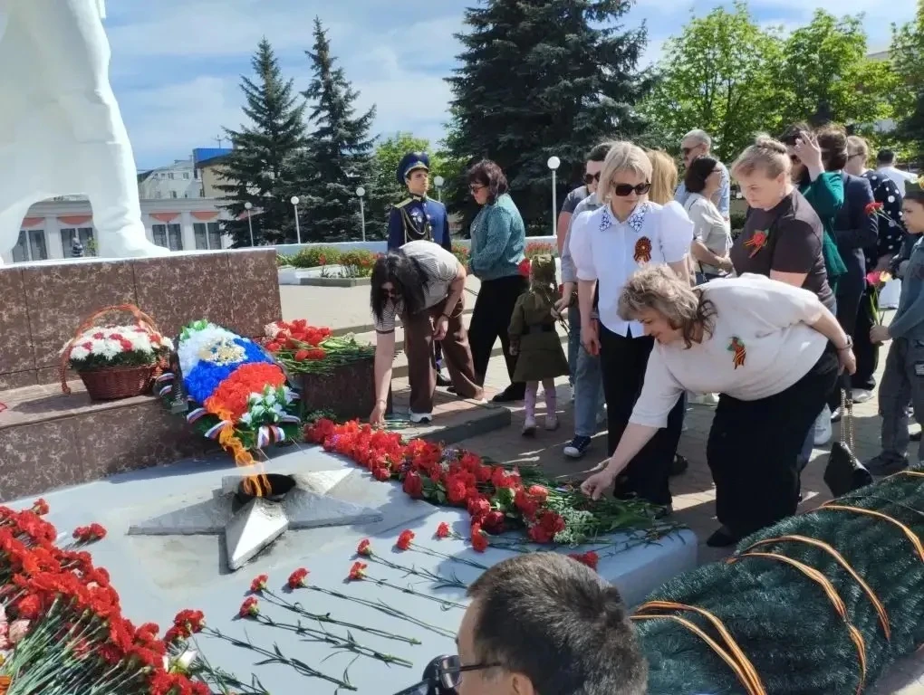 В день празднования 81 -й годовщины Великой Победы  коллектив соцзащиты принял участие ...