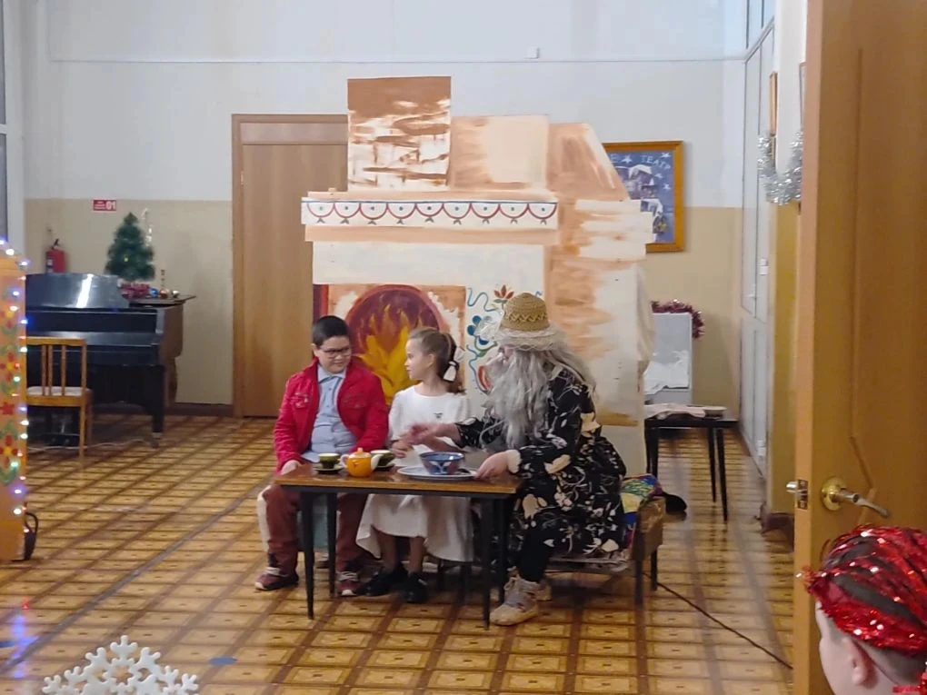 27 декабря в нашей школе искусств состоялось новогоднее представление,премьера музыкаль...