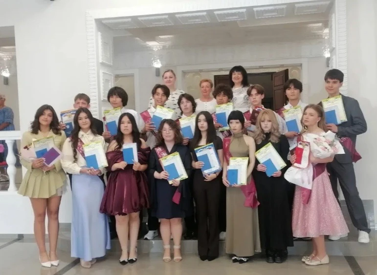 🎉🎉🎉Выпуск 2026 года в МОБУ СОШ №6! 🎓✨

В нашей школе прошел один из самых трогательных и важных 