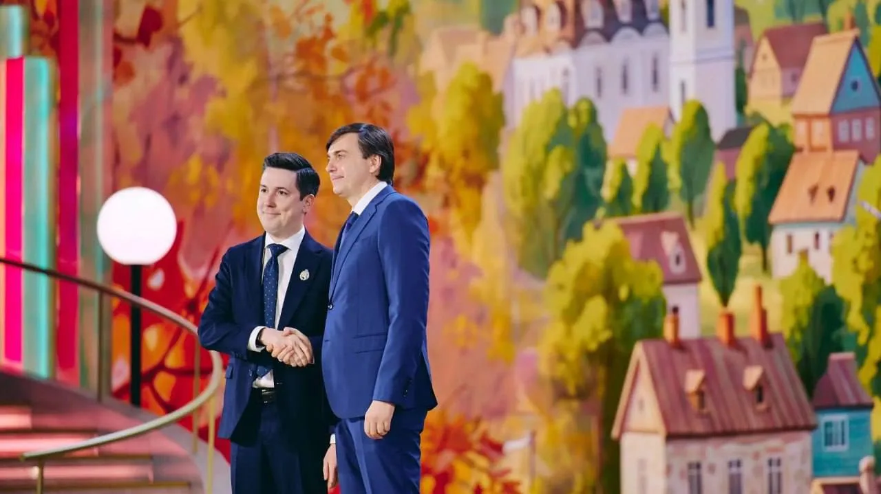 🤝 Более 1000 педагогов со всей страны собрались в Москве на Форуме классных руководите...
