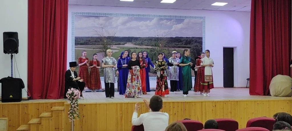 К Году единства народов России в Доме культуры провели тематическую программу " Народы ...