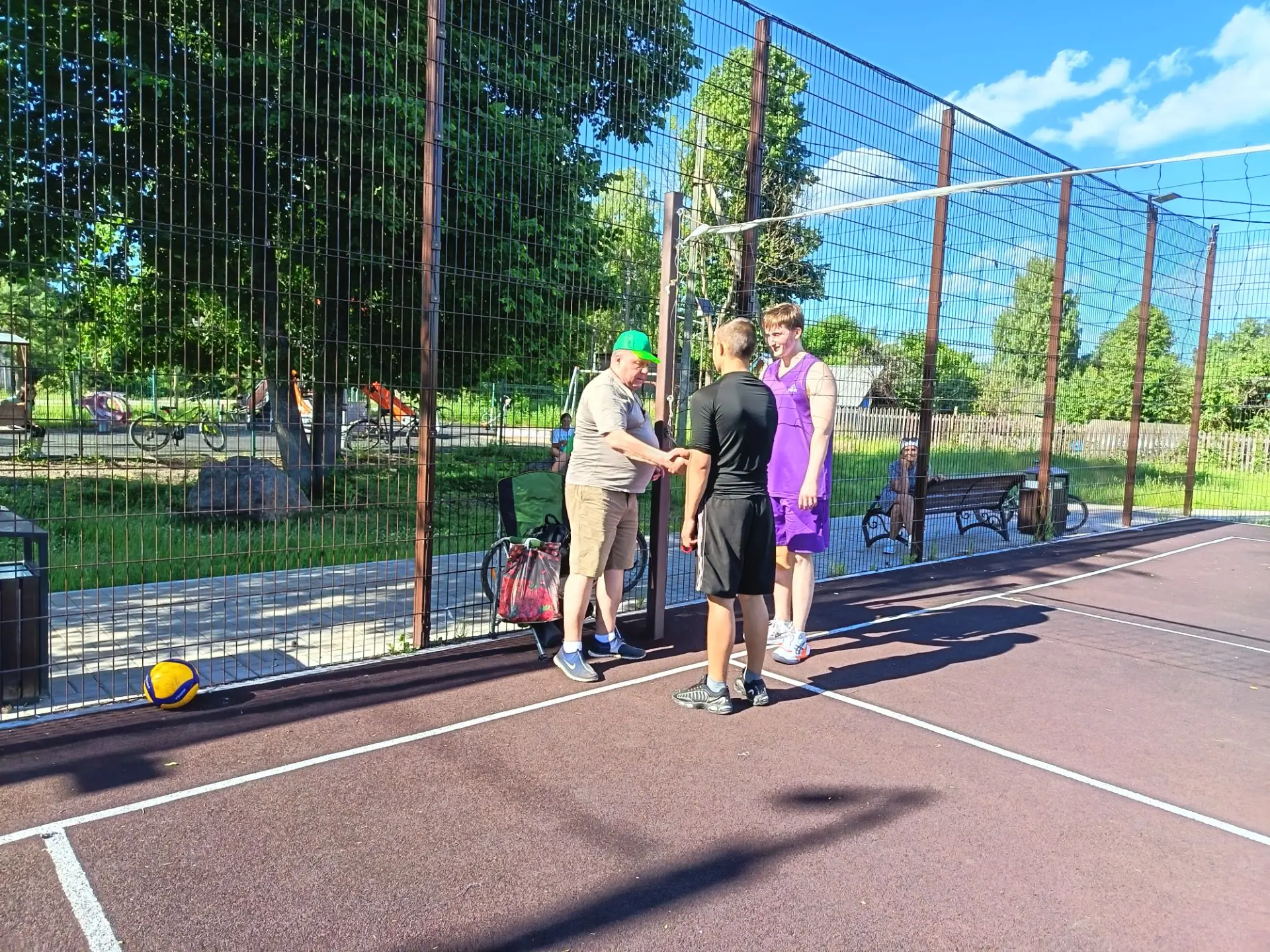 🏐20 июня на площадке около Дома молодежи в рамках губернаторского проекта «Новгородское лето» состо