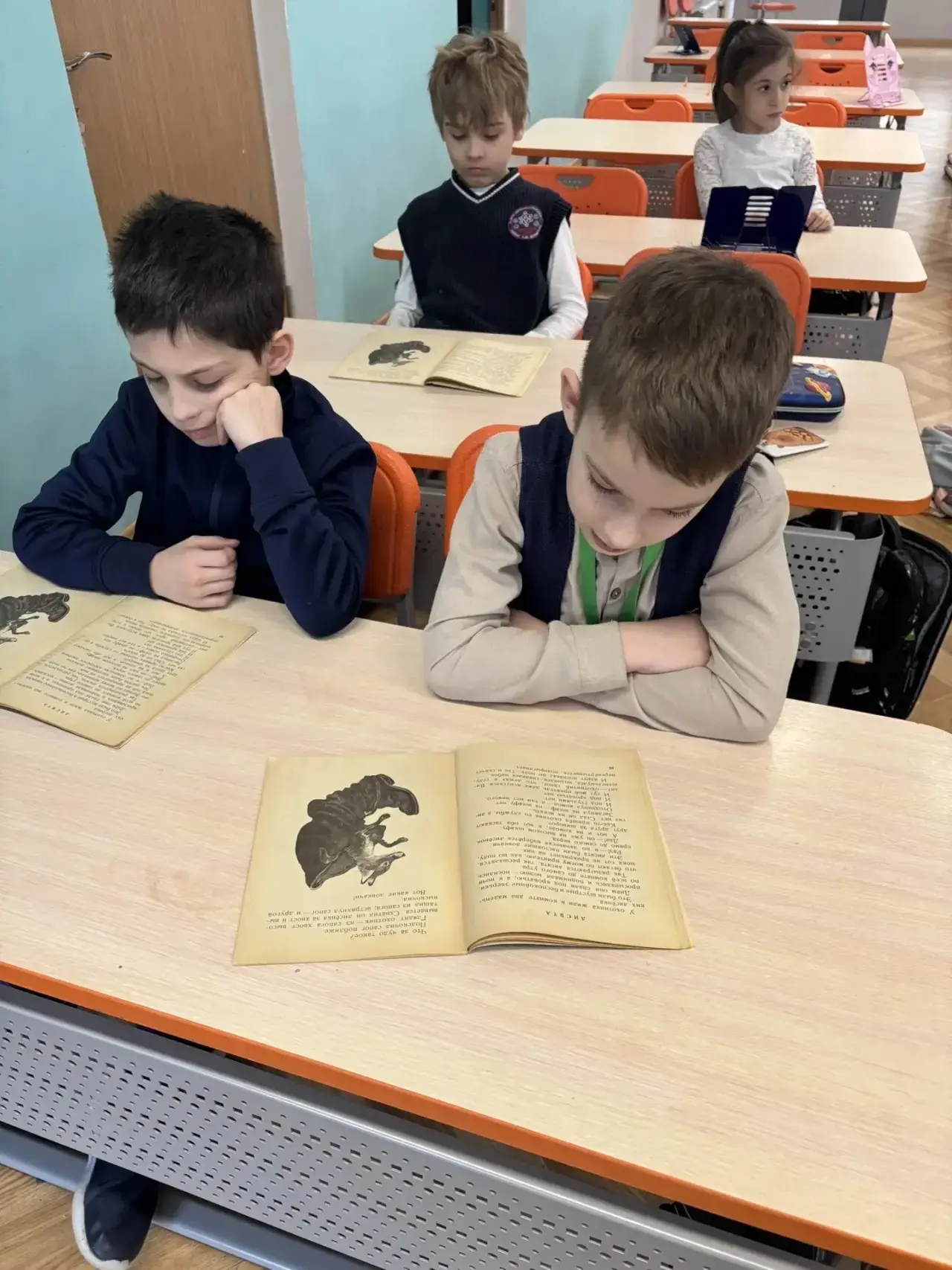 📚 Всемирный день книг и авторского права   📕 В нашей школе отпраздновали Всемирный день книг и автор