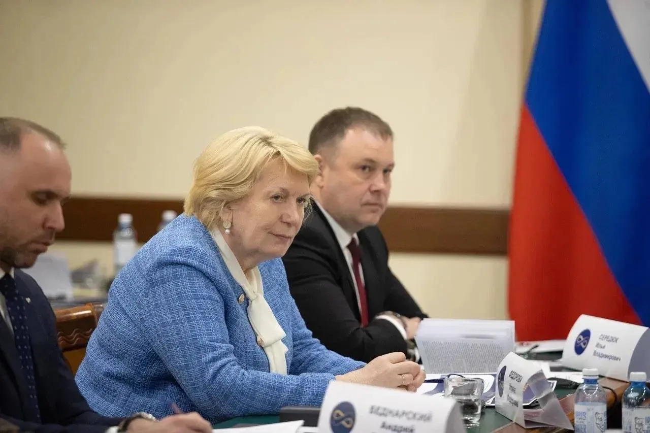 На заседании Совета по вопросам попечительства в социальной сфере Кузбасса обсудила с коллегами успе