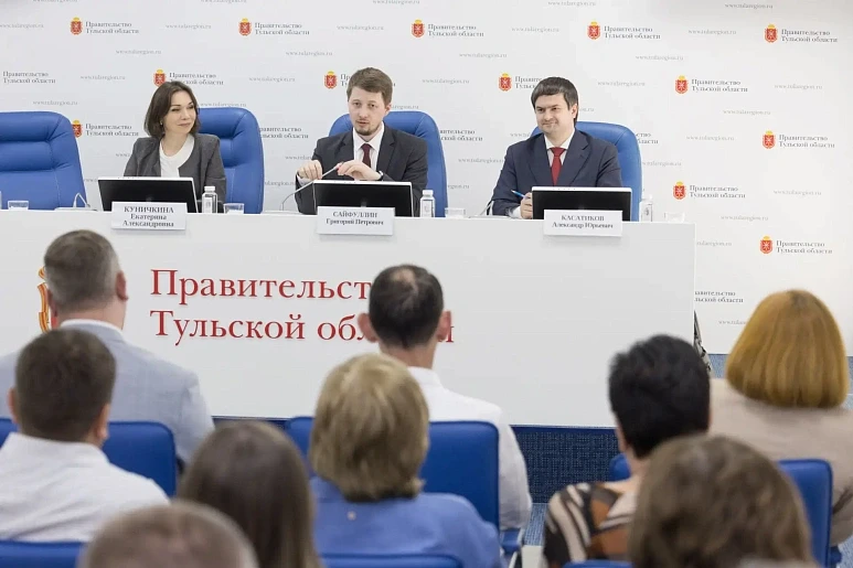 Семья рядом с домом: в Тульской области обсудили создание Центров семьи ❤️  В Правительстве Тульской