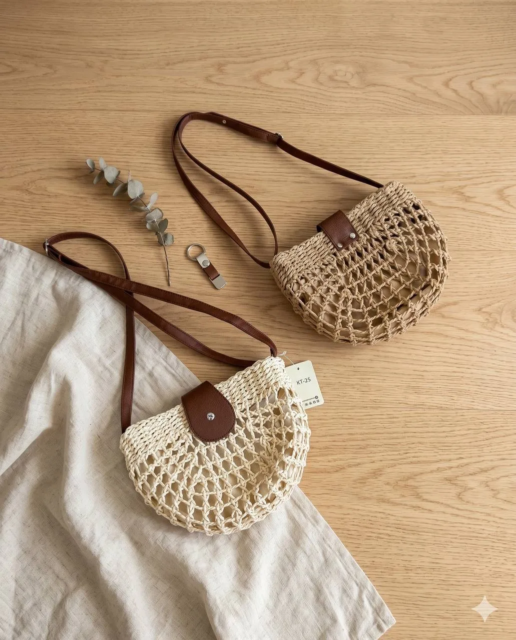Летний must-have для маленьких модниц 🌿

У нас появились стильные плетёные сумки — идеальный аксесс