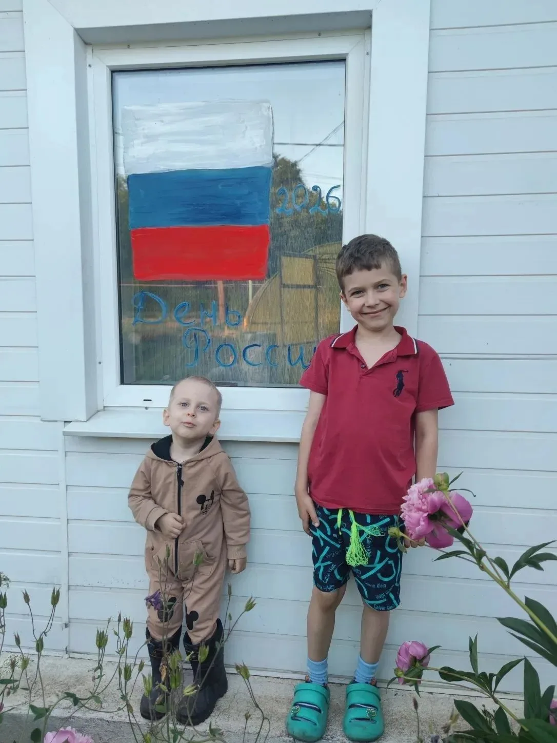 Во всех уголках России стартовала патриотическая акция «Окна России».