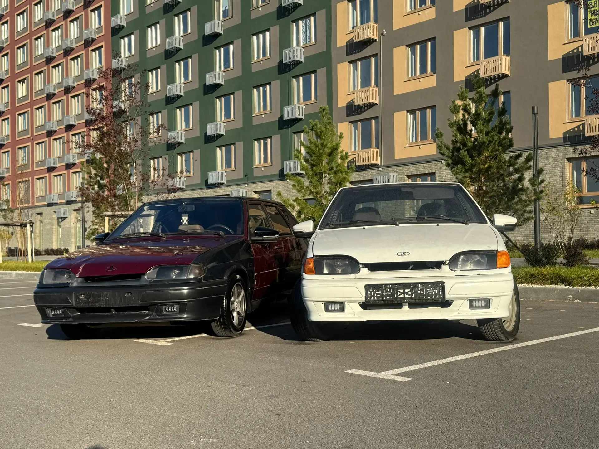 Бордовая :