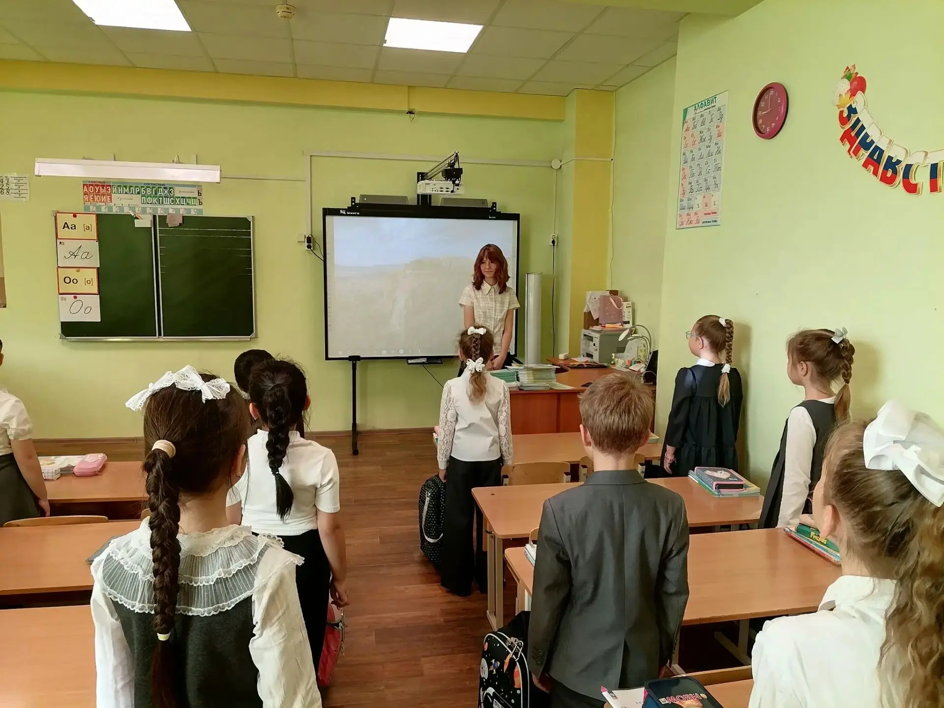 👩‍🏫5 октября в нашей школе состоялся праздник День учителя ! Всех педагогов ученики п...