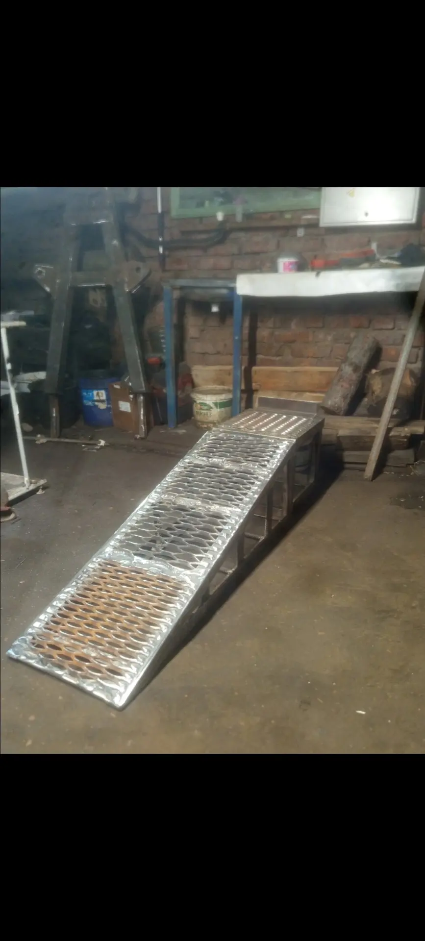 Продам новую мини эстакаду дла машин и газель. 15.000₽ https://vk.ru/id524189392