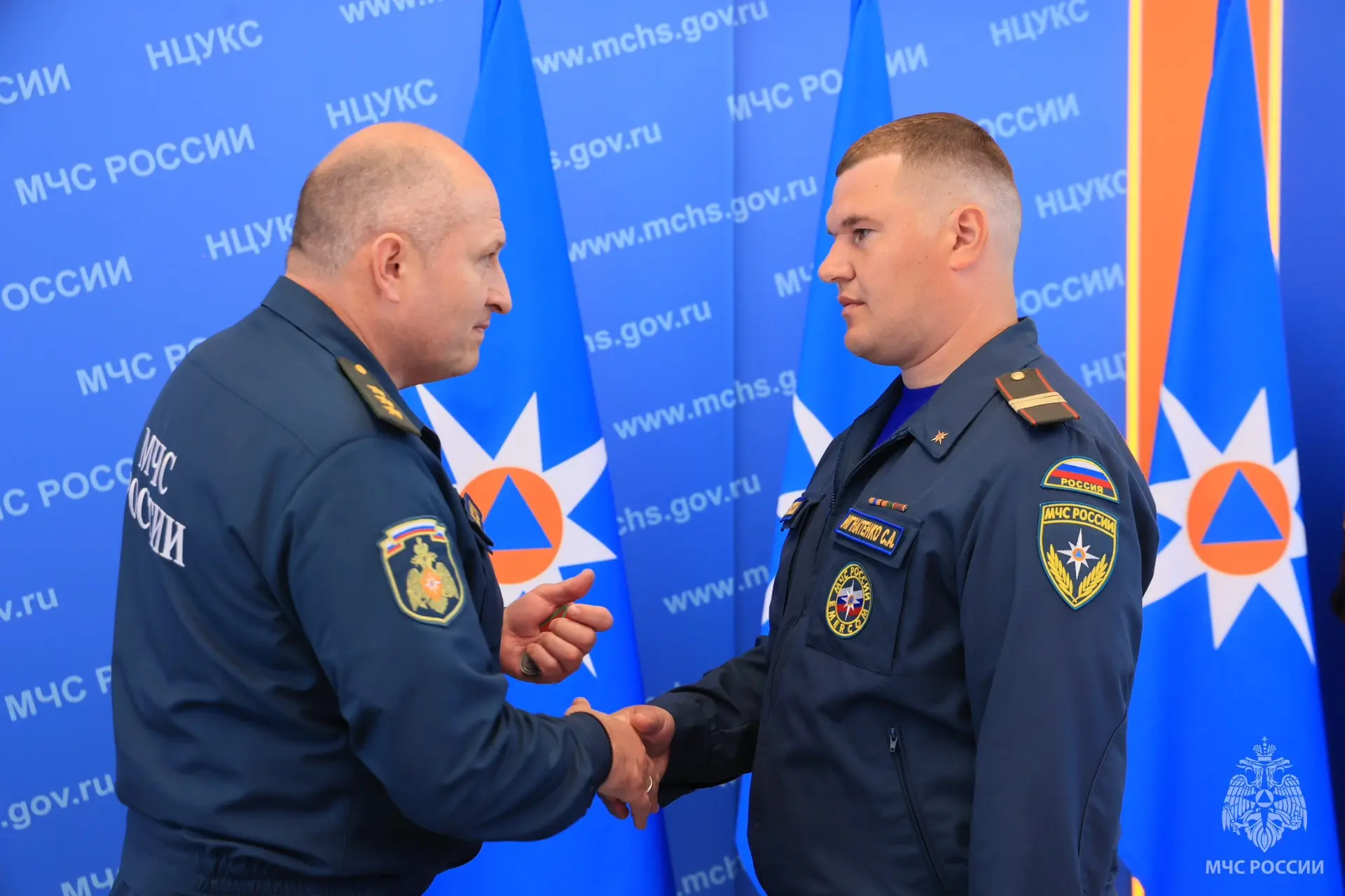 Александр Куренков вручил государственные награды личному составу ведомства