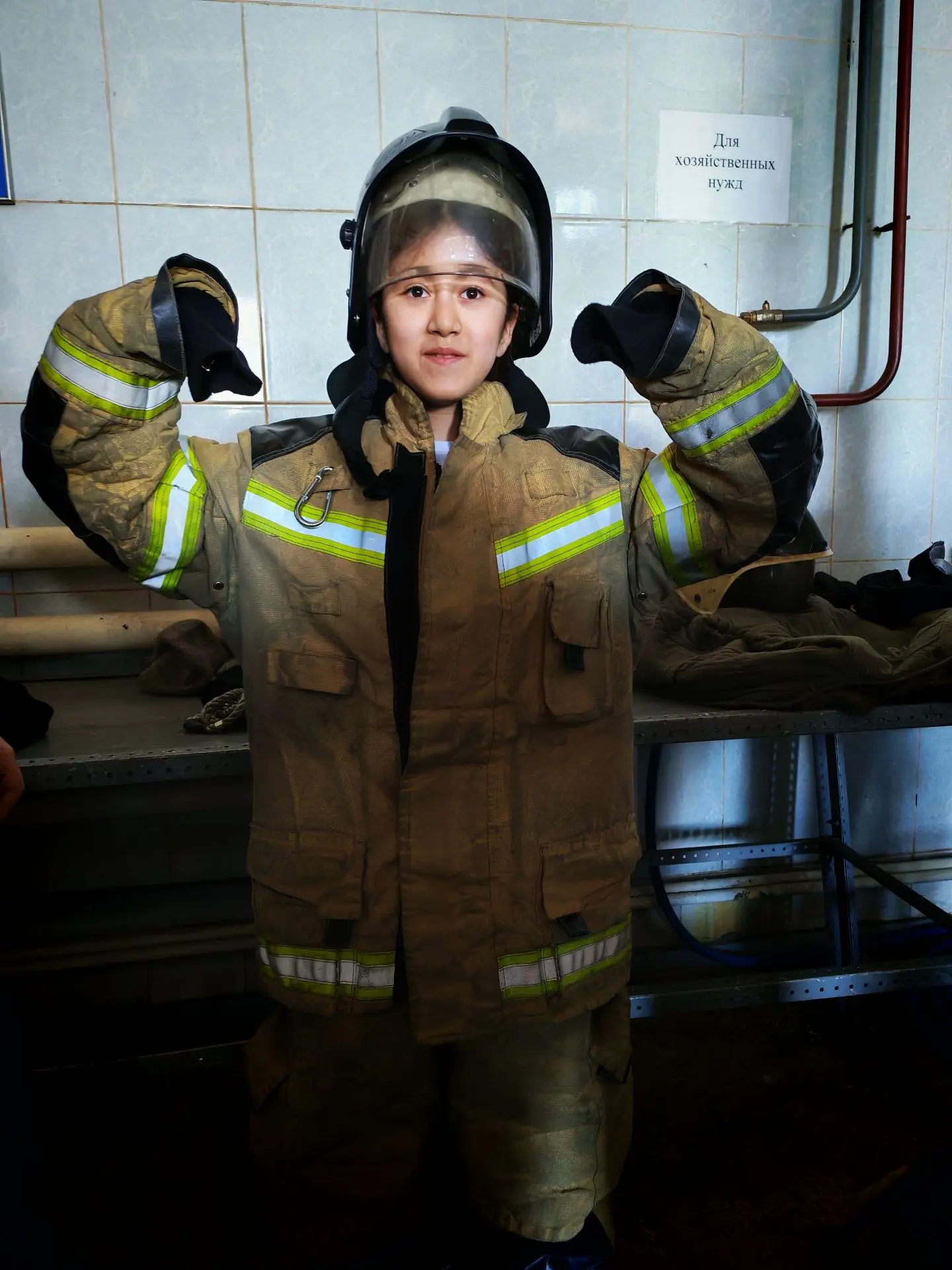 🚒 В рамках профориентационных мероприятий и дня пожарной охраны России обучающиеся 6д класса посетил