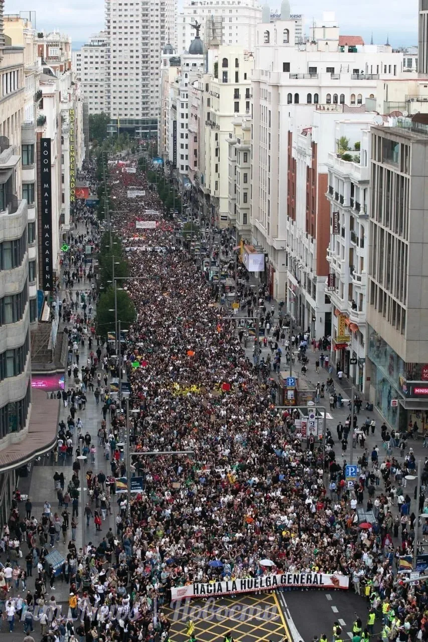 ⚡️В Мадриде до 500 тыс. человек вышли на протест из-за жилищного кризиса, — RTVE.
