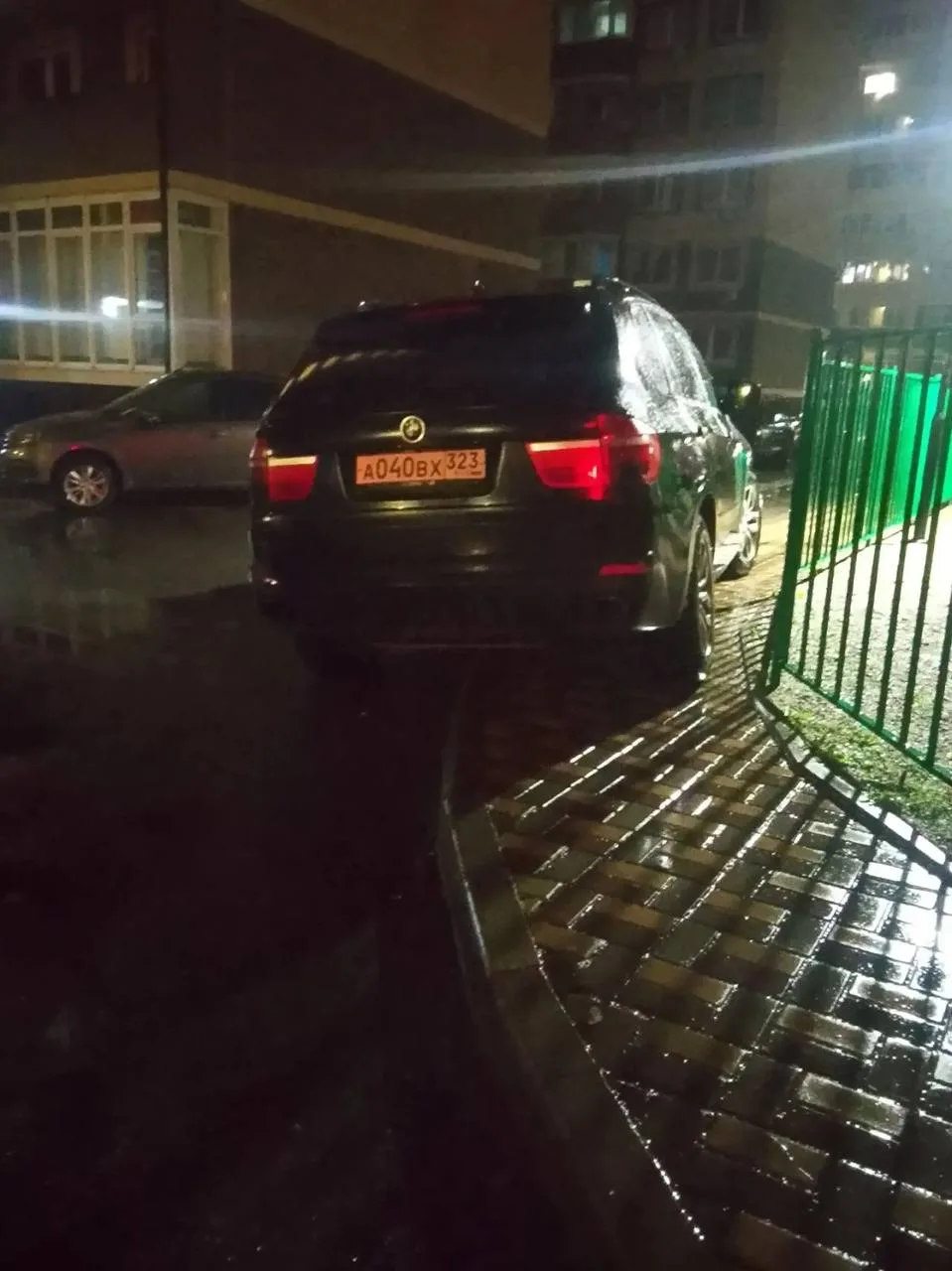 Уважаемый водитель данного автомобиля!!! Вас ничего не смущает?!!