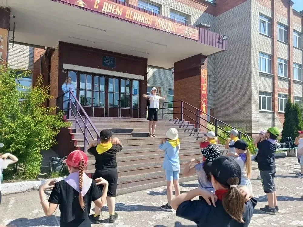 ☀️9 день смены пришкольного лагеря
«Сурские Орлята: под знаком Единства»☀️
 
День стартовал с торжес