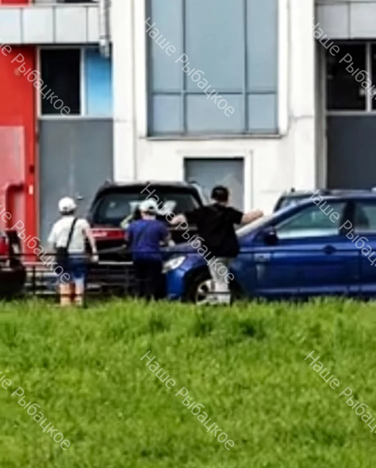 🗣 В Рыбацком местная жительница заявила о систематическом агрессивном поведении группы...