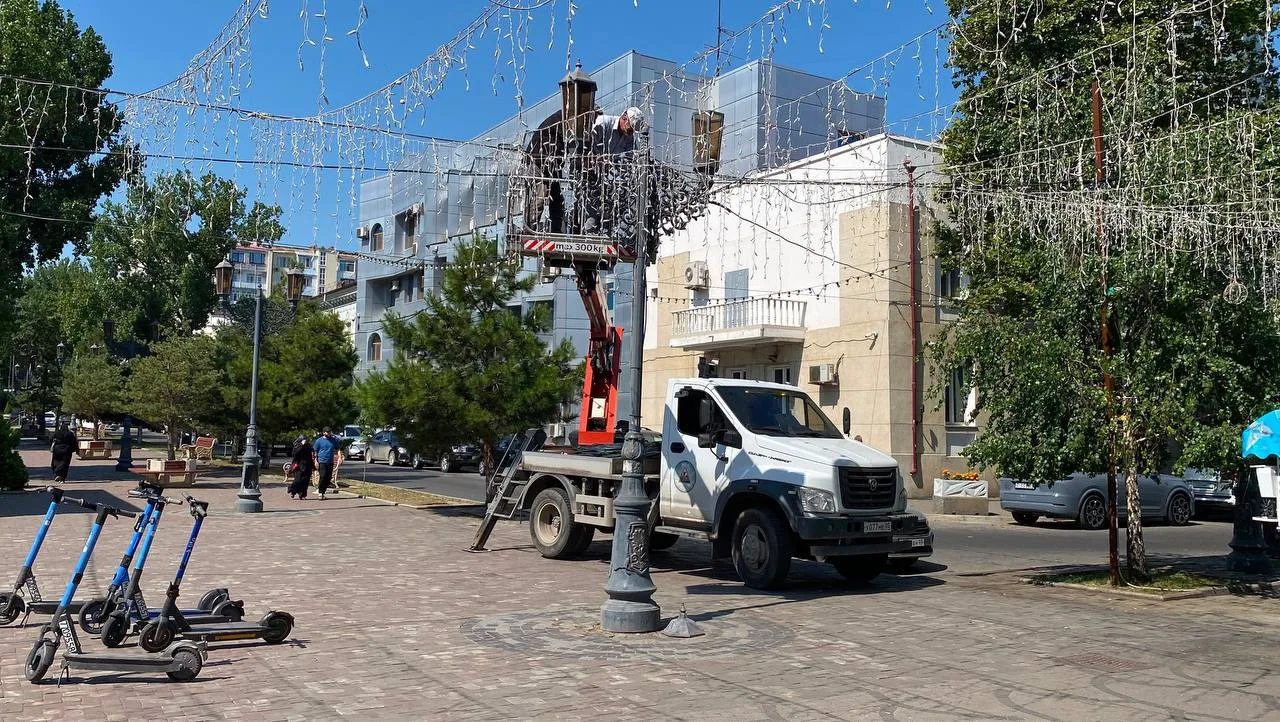 В Махачкале идёт ремонт объектов уличного освещения.