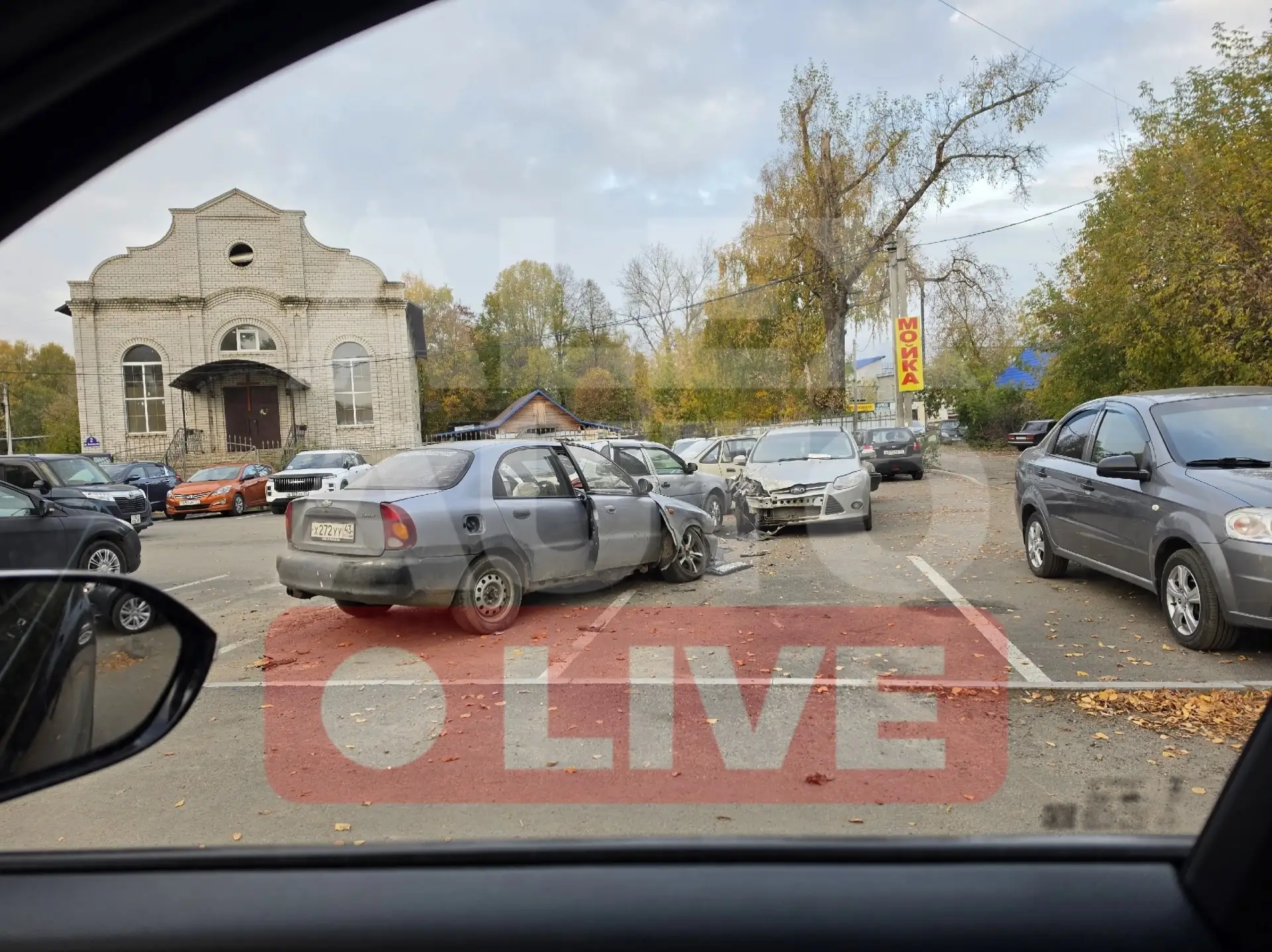 ДТП с участием нескольких автомобилей произошло на парковке возле вокзала.