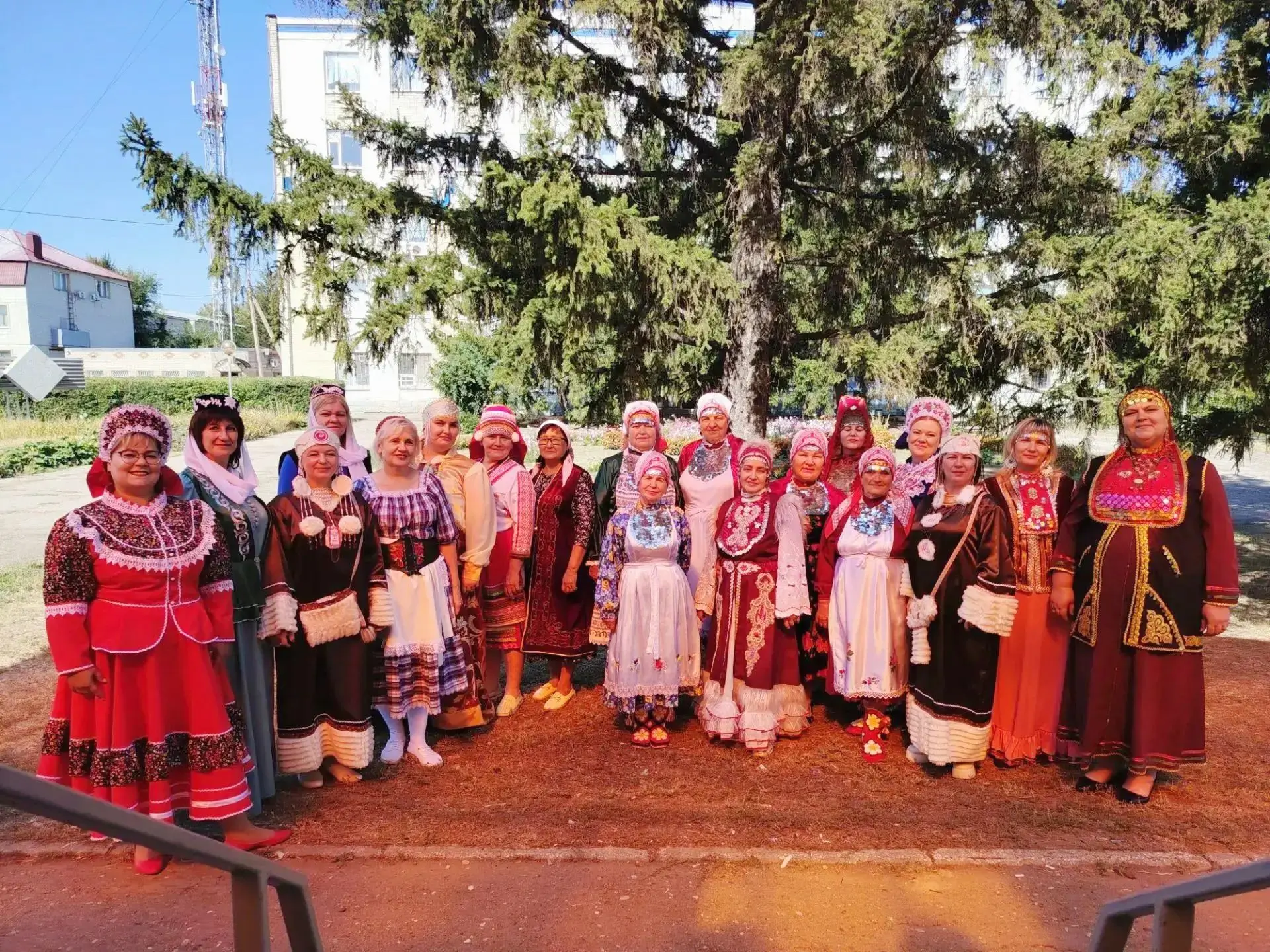"Хоровод дружбы" от работников культуры Советского района
