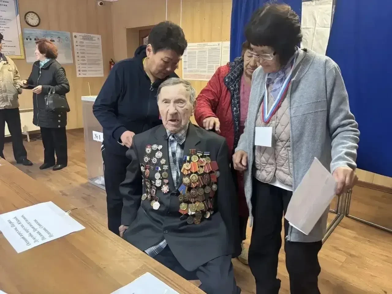 В Бурятии ветеран Великой Отечественной войны проголосовал на выборах в Госдуму.