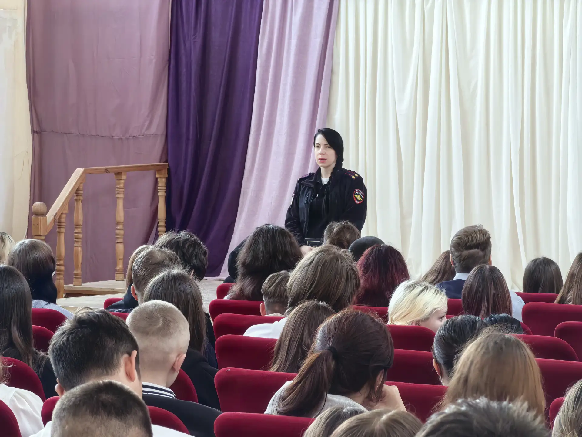 🌟 Профессия – в фокусе: говорим о трудоустройстве с пользой  На отделении туризма и сферы услуг сост