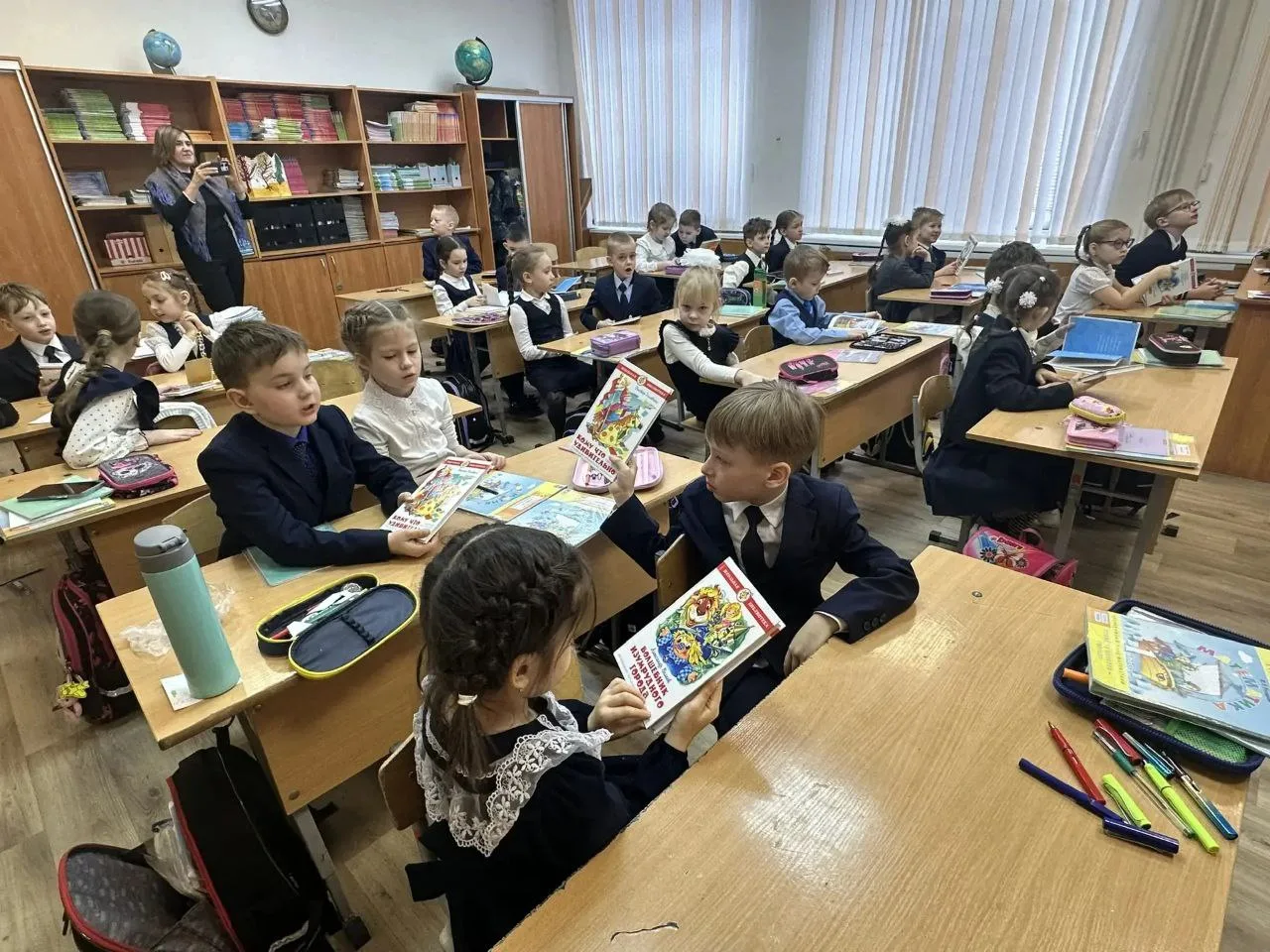 Акция добра прошла в Гимназии №3 Накануне Дня дарения книг ученики старших классов организовали прек