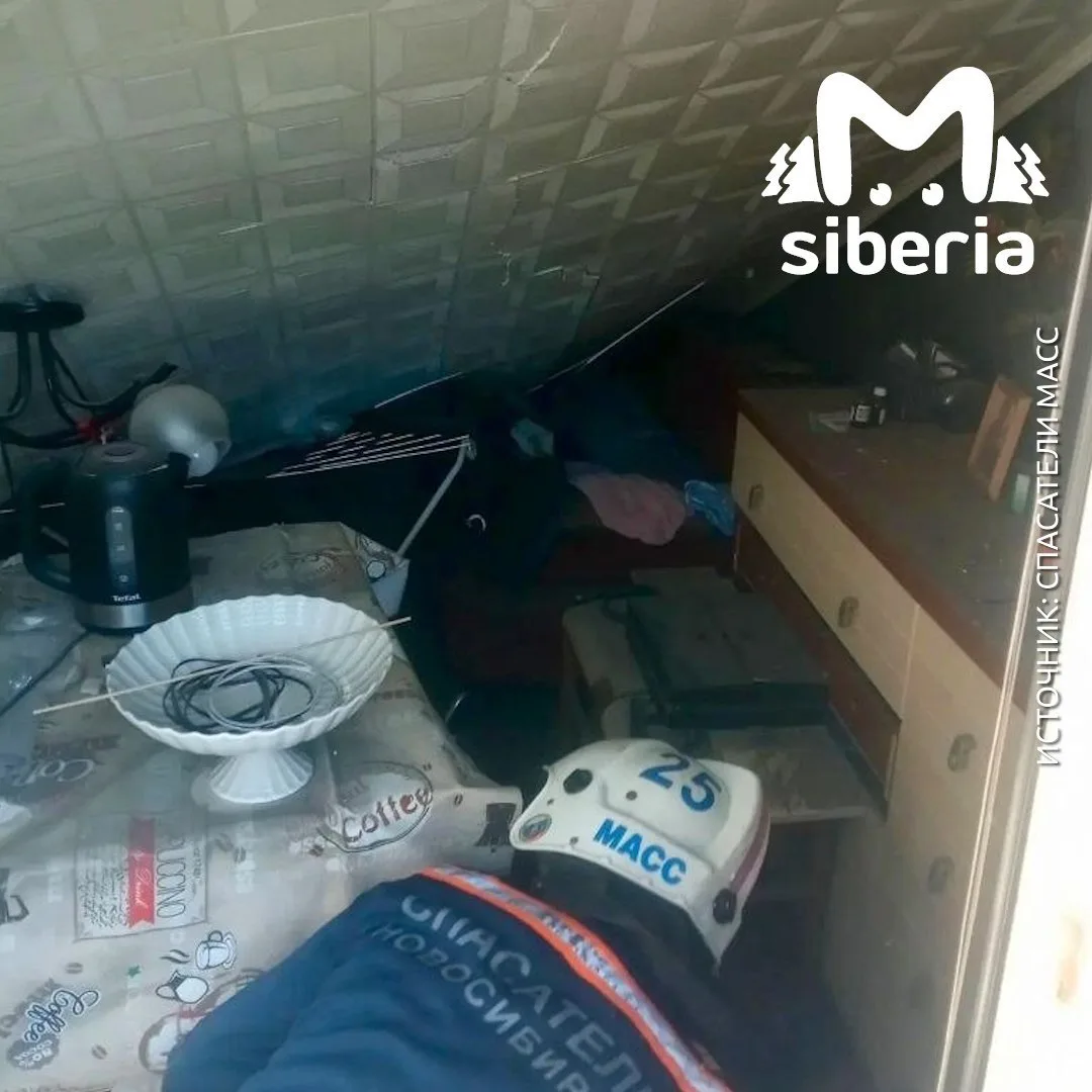 В Новосибирске на Кавалерийской рухнул потолок в частном доме, хозяин чудом не пострадал