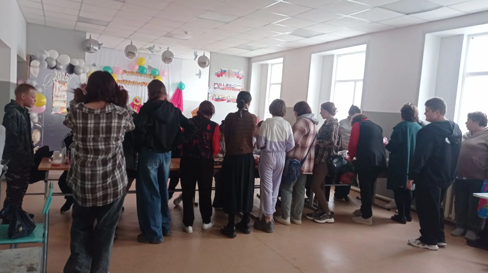 В день выборов депутатов в Государственную думу наша школа присоединилась к общим событ...