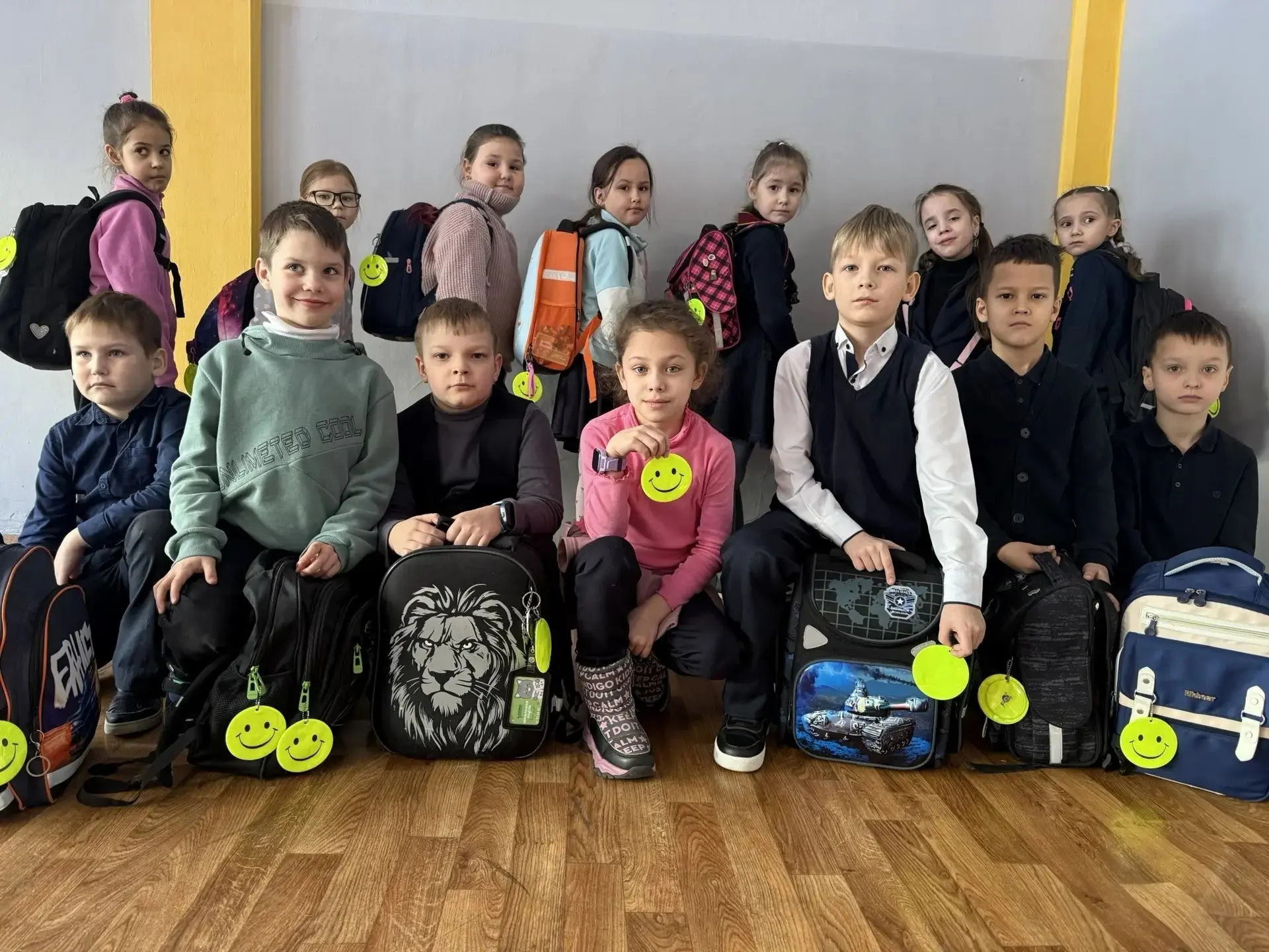 Маячки безопасности для самых маленьких: в Школе прошел праздник дорожной безопасности!  Безопасност