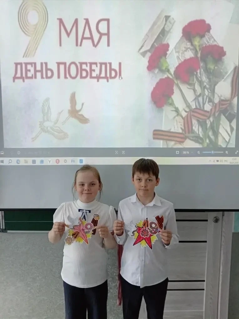 Ученики 3 «Е» класса под руководством своего классного руководителя, Шайхиевой Лилии Ришатовны , с о