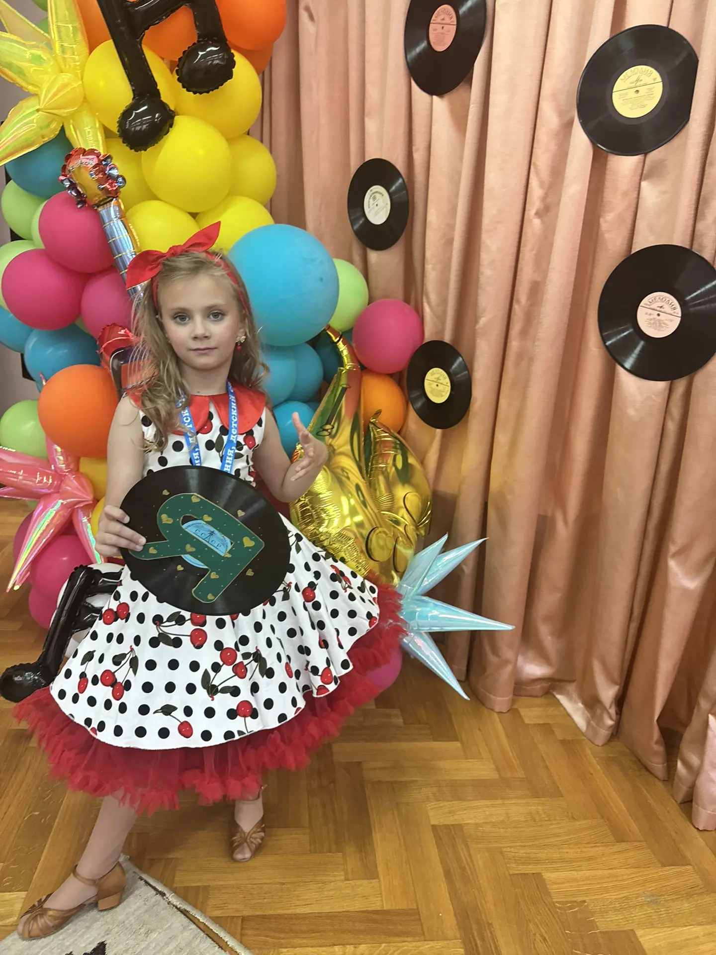 Александра — первоклашка. А по программе 1/3 она уже почти второклассница