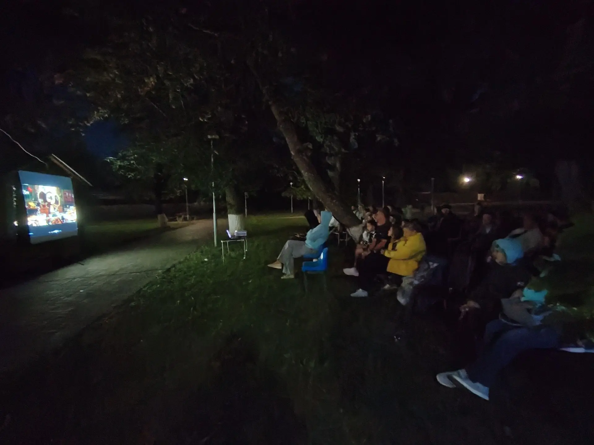🎉 Кино‑вечер в городском парке! 🎉