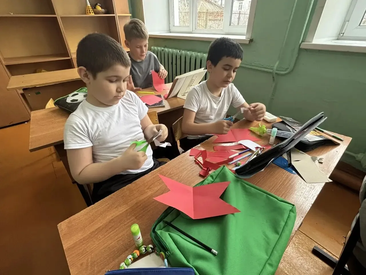 🌟 Творчество к 1 Мая в начальной школе!🌟  🧑‍🎓Обучающиеся 1-х и 2-х классов ЦО «Школа 2» и Марковской