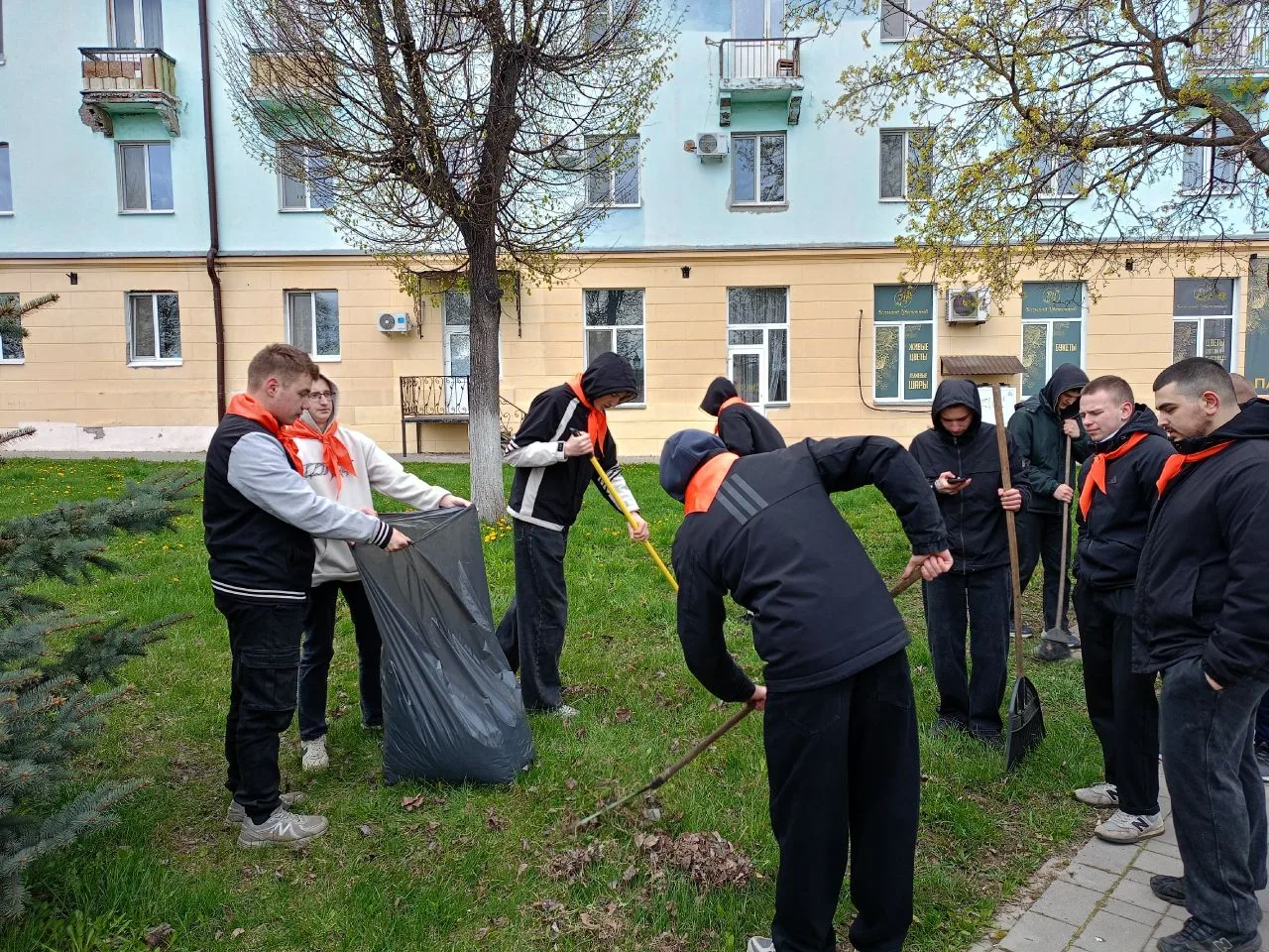 Акция «Всероссийский день заботы о памятниках истории и культуры», приуроченная к Международному дню