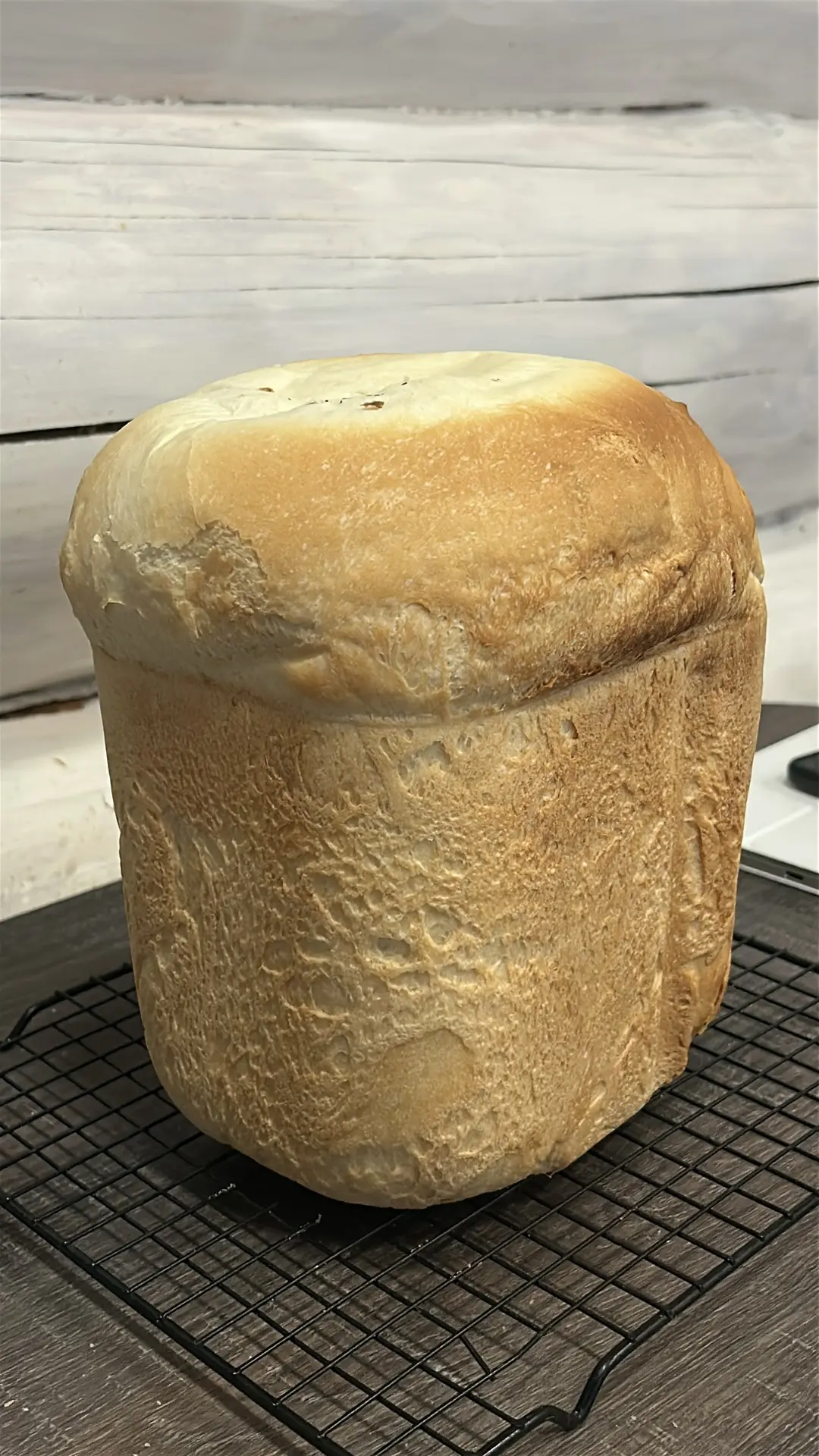 Испекла хлебушек в хлебопечке.