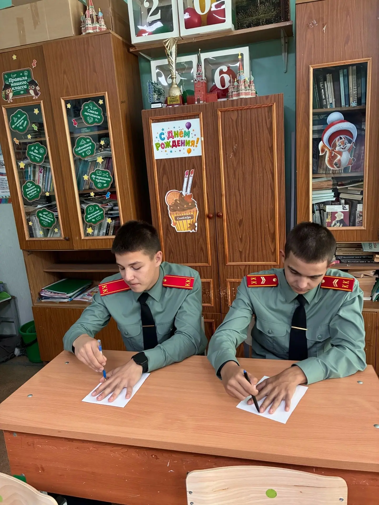 Сегодня в 10-м классе прошел круглый стол, посвященный психологическому здоровью и стре...