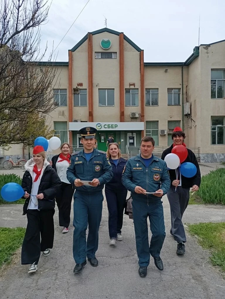 🌱Накануне праздника 1 мая Дружина Юных Пожарных МБОУ СОШ г.Зернограда совместно с инст...