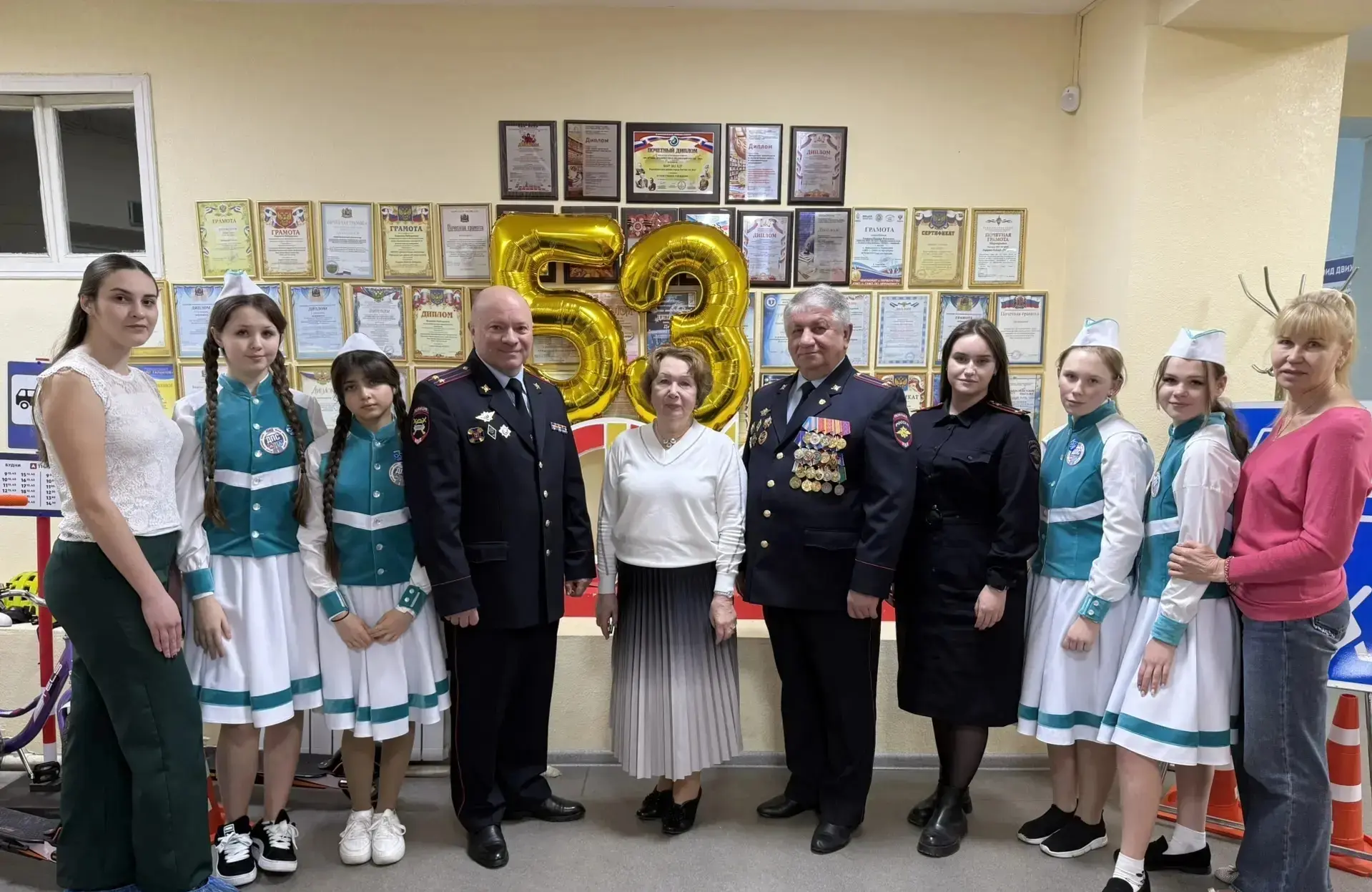 🌟Праздник у ЮИД 🌟  5 марта в преддверии 53-й годовщины со дня создания ЮИД  Представители отряда ЮИД