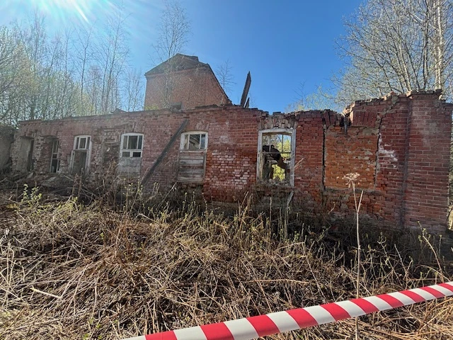 Предлагаем к приобретению уникальный комплекс зданий бывшей земской больницы 1914 года в деревне Гав