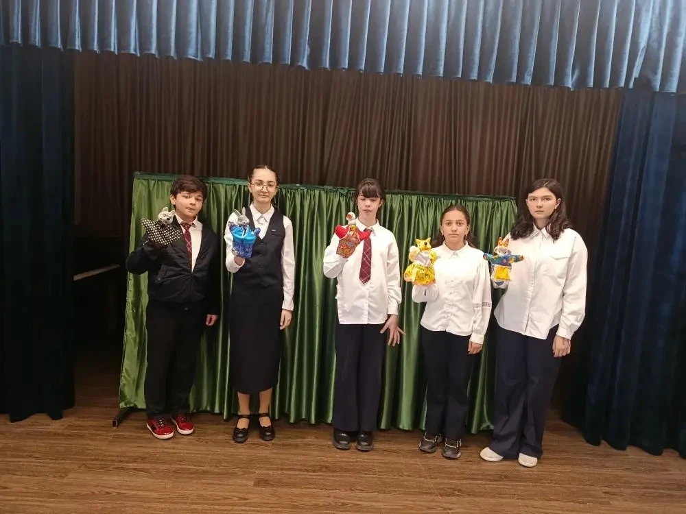 Школьный кукольный театр готовится к летним каникулам. Школьный театр "Кукловод" был создан в Лицее 
