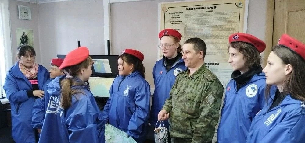 Сотрудничеству Пахачинской средней школы с Пограничным постом села Пахачи уже не один десяток лет.
В