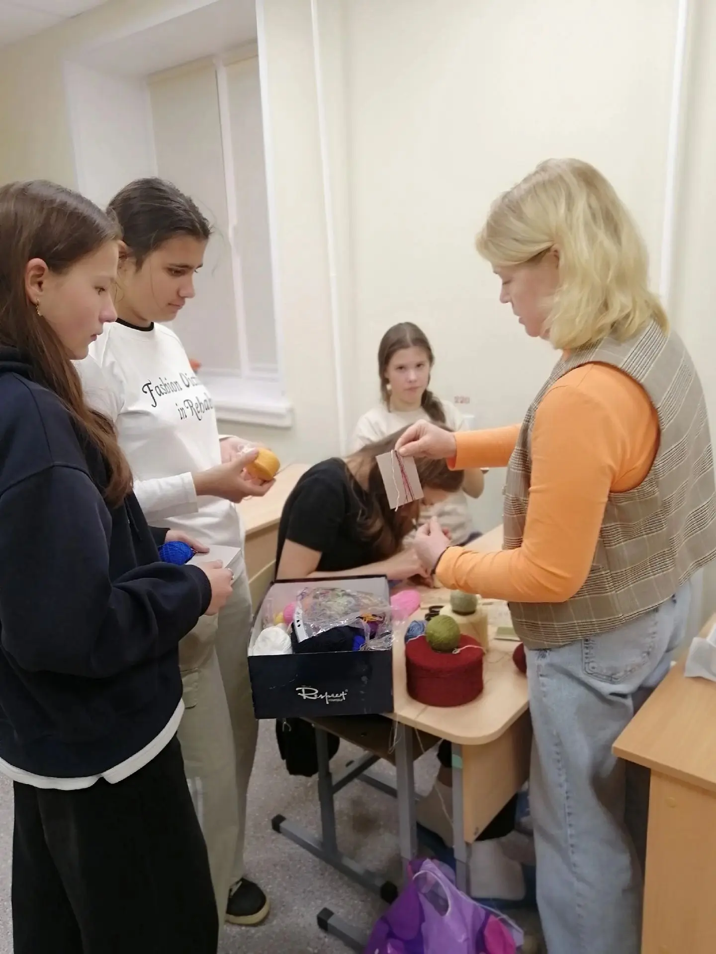 18 сентября в нашей школе прошёл чудесный мастер-класс по «Пушкинской карте» — «Декорат...