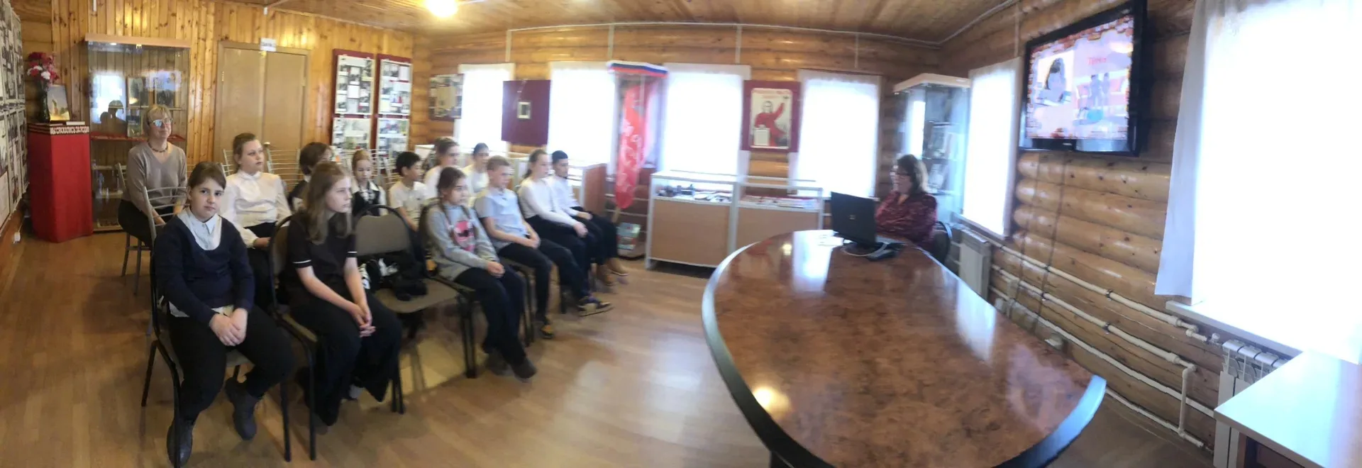 Сегодня, 31 марта, учащиеся 4-э класса побывали в музее И. И. Иванова на очень интересной и важной т