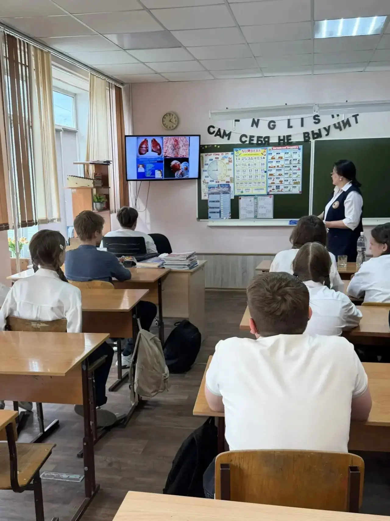 В 7 Б классе сегодня прошла важная дискуссионная беседа о вреде курения и употребления алкогольных н