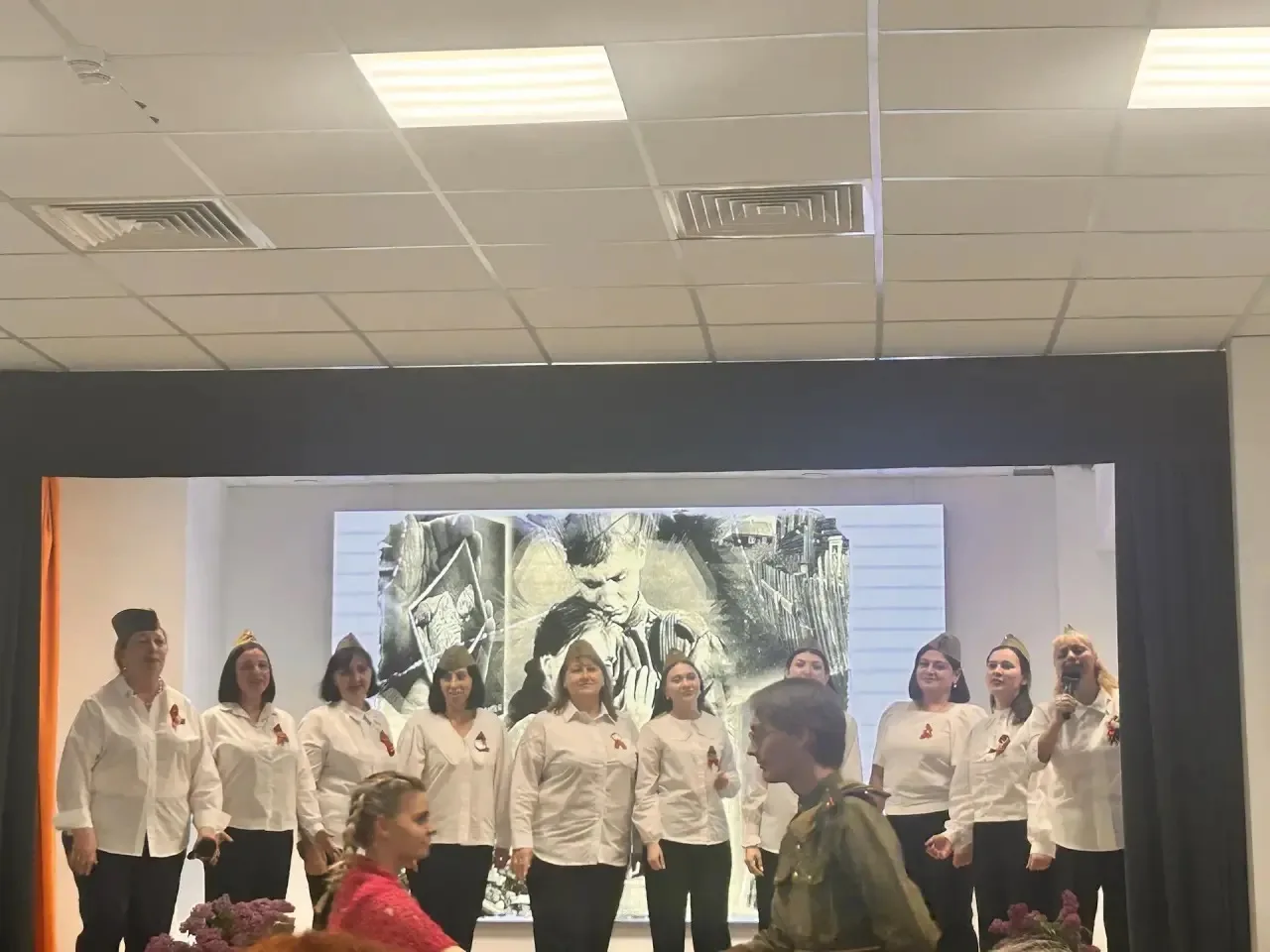 ✅7 мая 2026 года вокальный ансамбль " Родник" МАОУ "Школа №70" принял участие в районном конкурсе хо