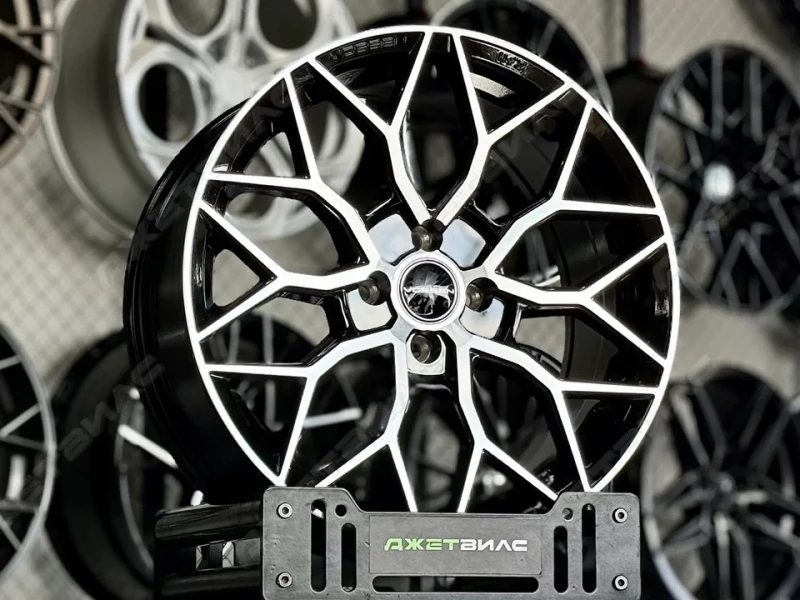 Диски Vossen HF-2 R17| 5x114.3

Чёрный глянец с проточкой - это выбор тех, кто ценит строгую элегант